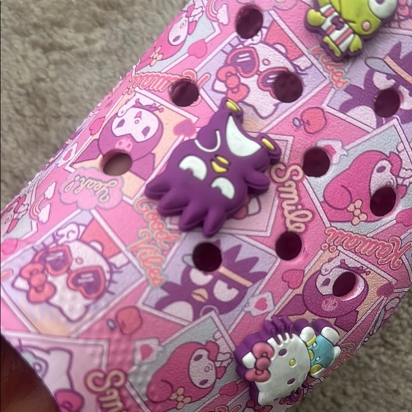 Hello Kitty Crocs - Picture 5 of 5